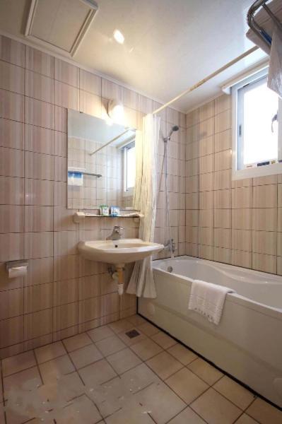 Traveler Hotel Taitung Bagian luar foto