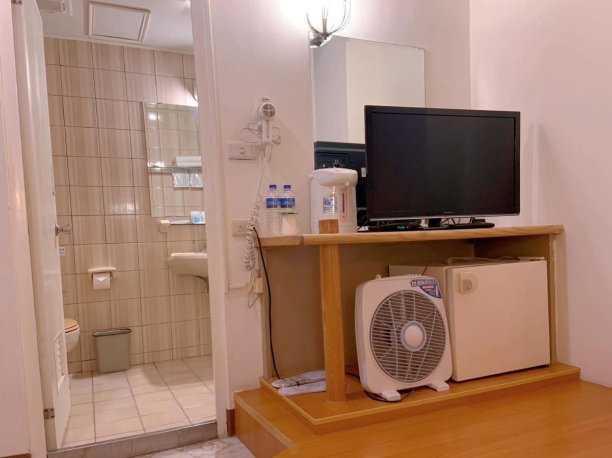 Traveler Hotel Taitung Bagian luar foto