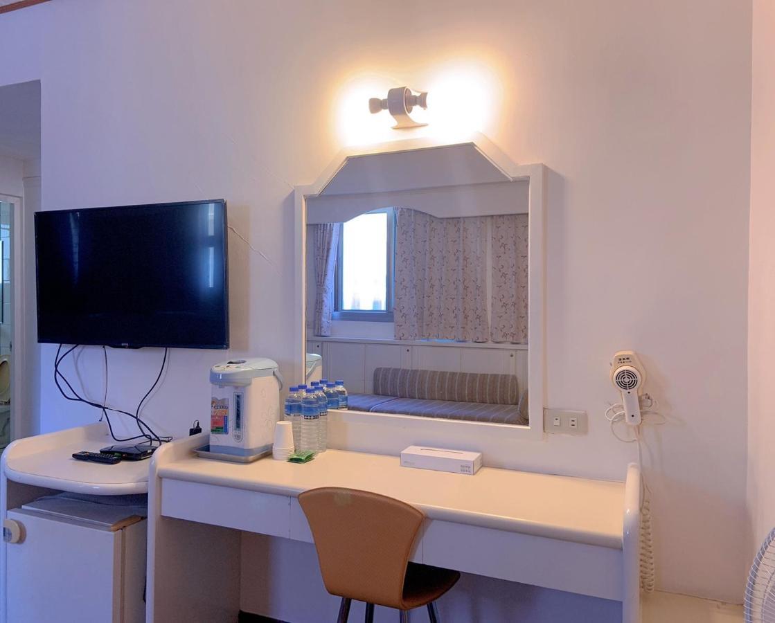 Traveler Hotel Taitung Bagian luar foto