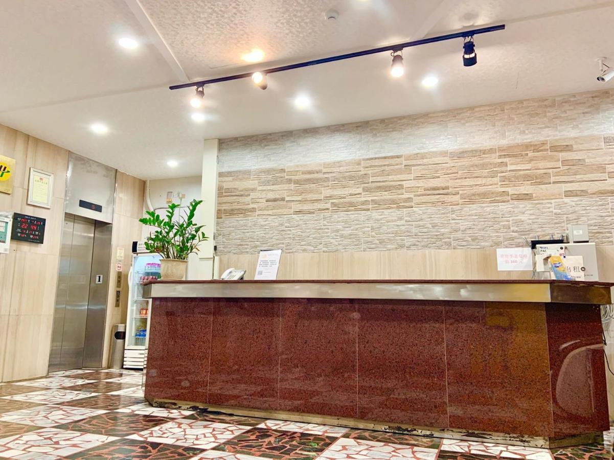 Traveler Hotel Taitung Bagian luar foto